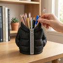 Porta Canetas de Mesa 3D Preto com Zíper Prateado Estilo Jaqueta Puffer